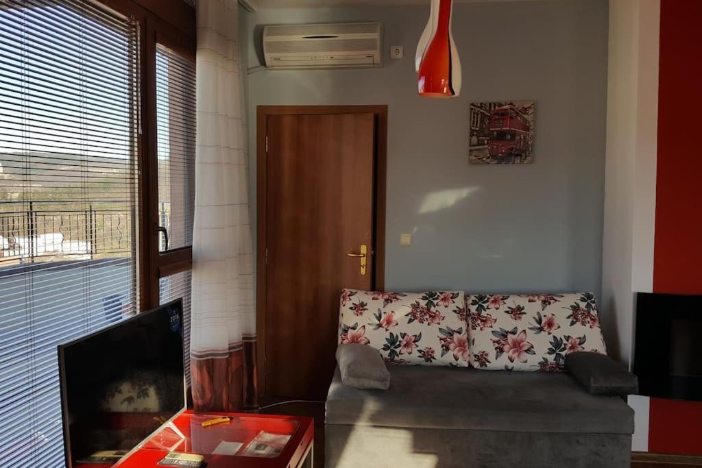 Unique Studio- Great Balcony And View! Parking Possibility! Велико-Тырново Экстерьер фото