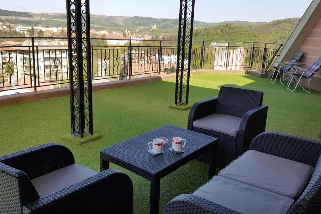 Unique Studio- Great Balcony And View! Parking Possibility! Велико-Тырново Экстерьер фото